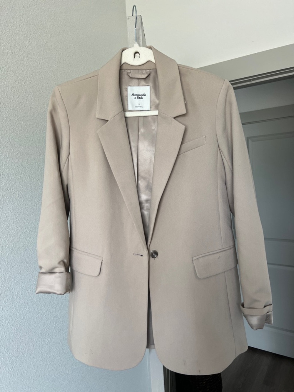 Abercrombie & Fitch Beige Single-Button Blazer